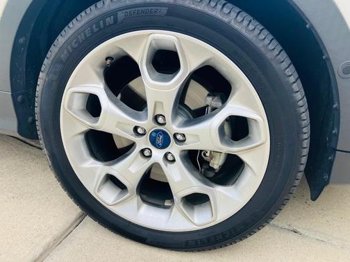 White 2014 Ford Escape Titanium
