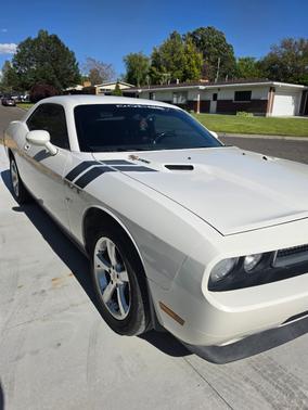 White 2010 Dodge Challenger R/T