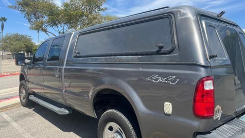 Silver 2009 Ford F-350 XLT Super Duty Crew Cab