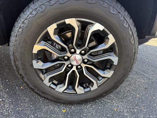2023 GMC Canyon Denali