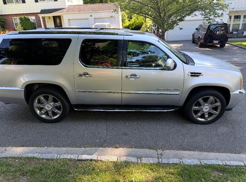 Gray 2013 Cadillac Escalade ESV Luxury