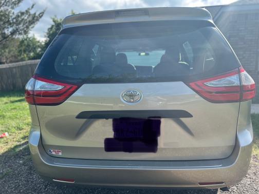 2015 Toyota Sienna L
