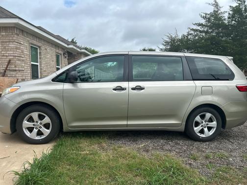 2015 Toyota Sienna L
