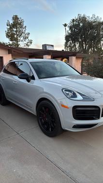 Gray 2023 Porsche Cayenne Cayenne S Platinum Edition