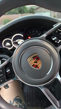 Gray 2023 Porsche Cayenne Cayenne S Platinum Edition