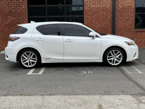 2017 Lexus CT 200h Base
