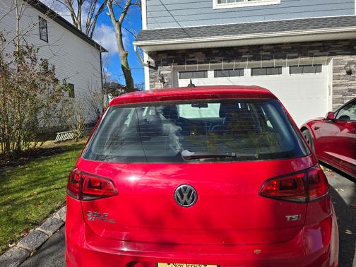 2016 Volkswagen Golf TSI SE 4-Door