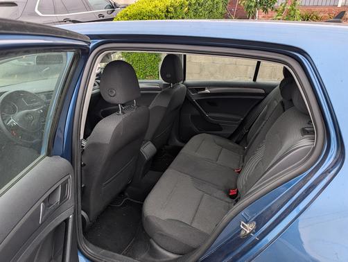 Blue 2019 Volkswagen Golf 1.4T S
