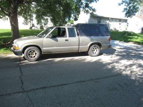 Silver 2001 GMC Sonoma SLE