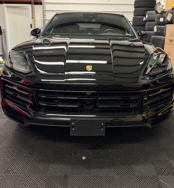 Black 2024 Porsche Cayenne Cayenne