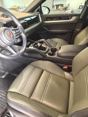 Black 2024 Porsche Cayenne Cayenne