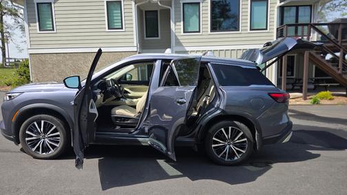 Blue 2022 INFINITI QX60 SENSORY