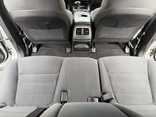 Silver 2016 Kia Sorento LX