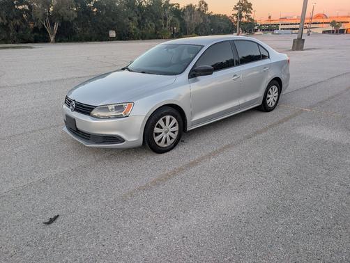 Silver 2013 Volkswagen Jetta S