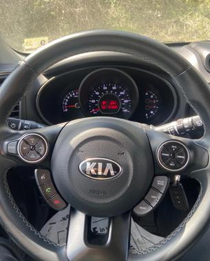 White 2018 Kia Soul +