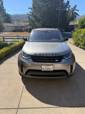 Gray 2019 Land Rover Discovery SE