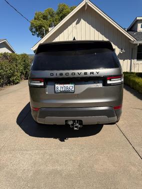 Gray 2019 Land Rover Discovery SE