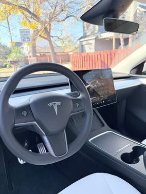 2024 Tesla Model Y Performance