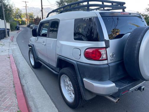 Silver 2007 Toyota FJ Cruiser Base