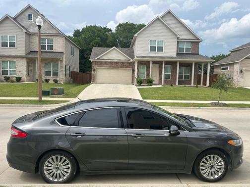 Gray 2015 Ford Fusion Hybrid SE