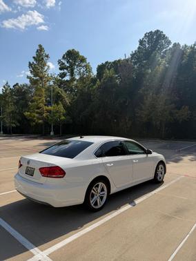 White 2013 Volkswagen Passat 2.5 SE
