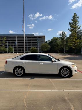 White 2013 Volkswagen Passat 2.5 SE