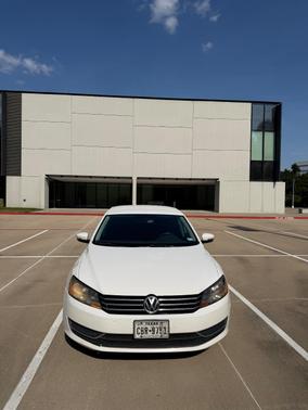 White 2013 Volkswagen Passat 2.5 SE