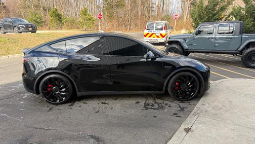 2023 Tesla Model Y Performance