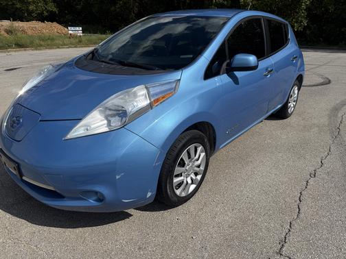Blue 2013 Nissan Leaf S
