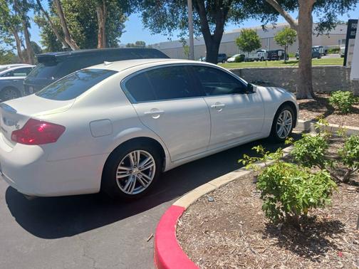 2012 INFINITI G25 Base