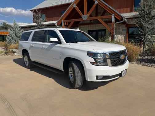 White 2018 Chevrolet Suburban LT