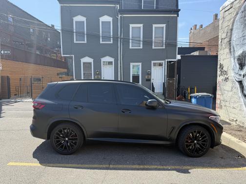 2023 BMW X5 M50i