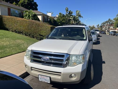White 2010 Ford Expedition Eddie Bauer