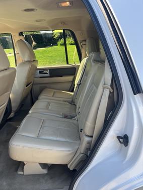 White 2010 Ford Expedition Eddie Bauer