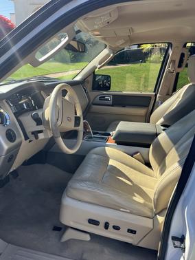 White 2010 Ford Expedition Eddie Bauer