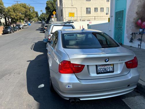 Silver 2009 BMW 328 i
