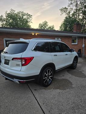 White 2019 Honda Pilot Touring 7-Passenger