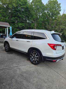 White 2019 Honda Pilot Touring 7-Passenger