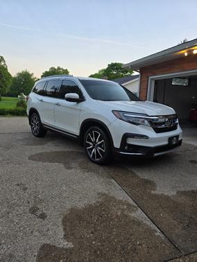 White 2019 Honda Pilot Touring 7-Passenger
