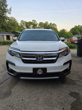 White 2019 Honda Pilot Touring 7-Passenger