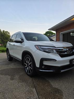 White 2019 Honda Pilot Touring 7-Passenger