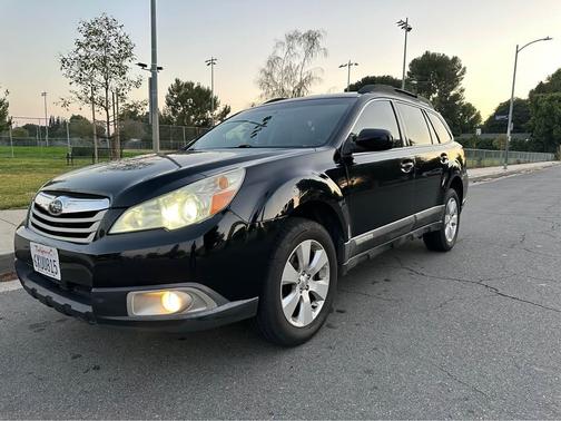 Black 2012 Subaru Outback 2.5i