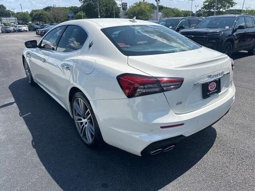 White 2022 Maserati Ghibli Modena Q4