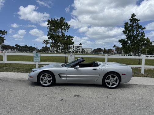Silver 2000 Chevrolet Corvette Base