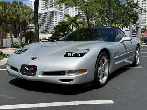 Silver 2000 Chevrolet Corvette Base