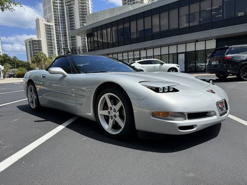 Silver 2000 Chevrolet Corvette Base