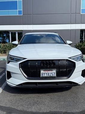 2022 Audi e-tron Premium Plus