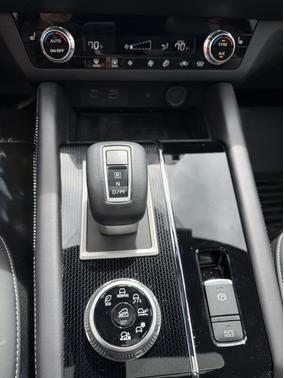 2024 Mitsubishi Outlander SE Black Edition w/Pano Roof