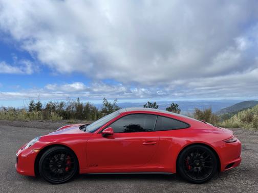 2018 Porsche 911 Carrera GTS