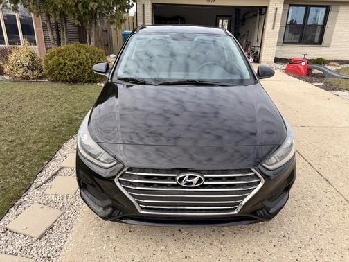 Black 2019 Hyundai Accent SE